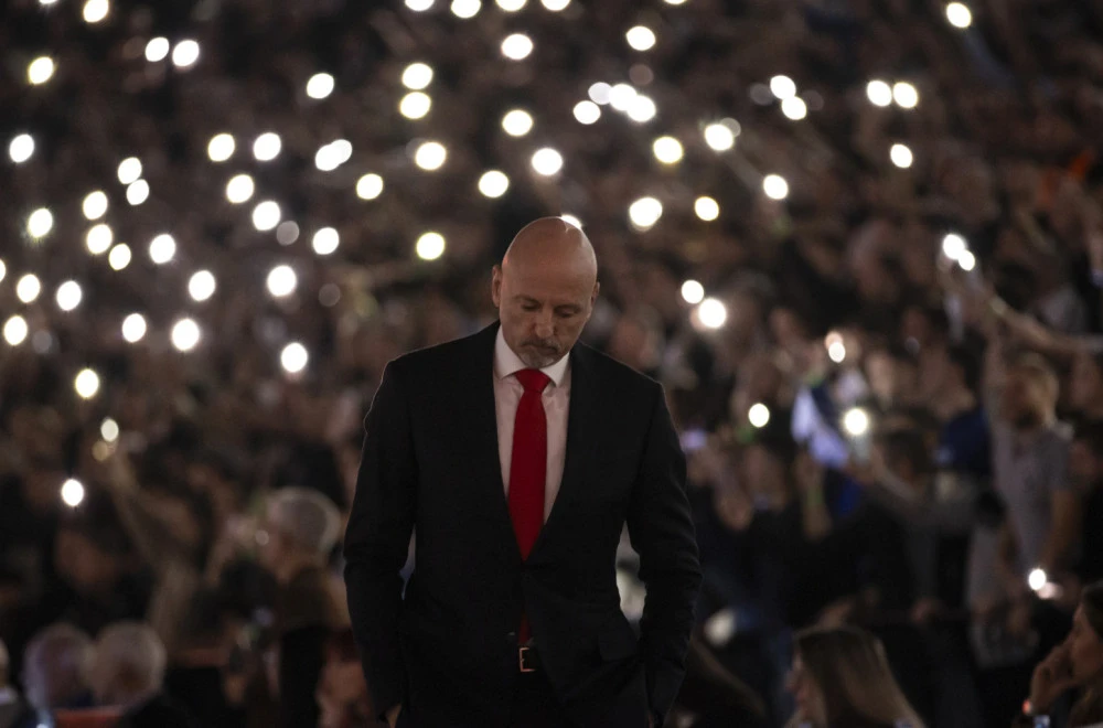 OGLASIO SE SAŠA OBRADOVIĆ: Emotivna poruka na rastanku!