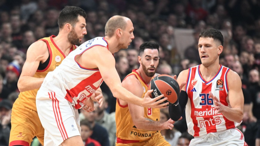 Zvezda savladala Olimpijakos uprkos lošem suđenju: Kalinić, Davidovac i Nedović plesali po terenu (VIDEO)