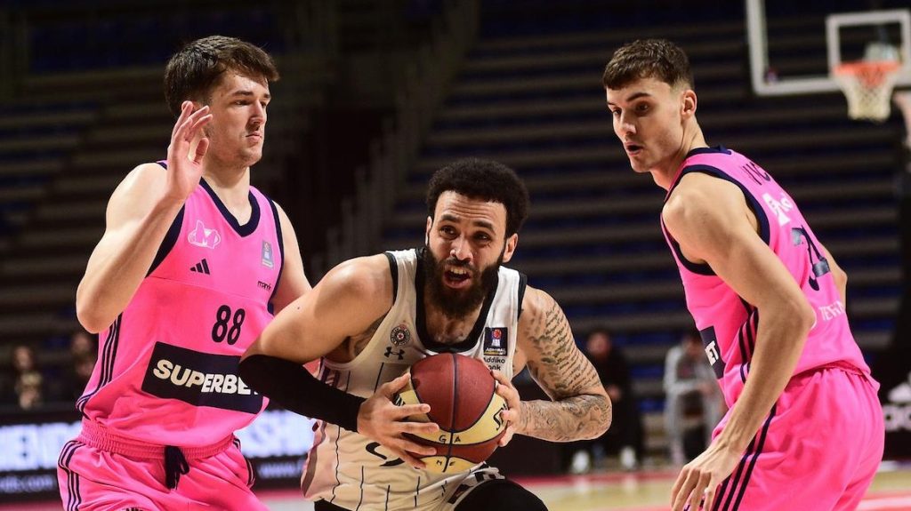 Partizan „slomio“ Megu posle produžetka: Vašington doneo pobedu crno-belima na Badnji dan