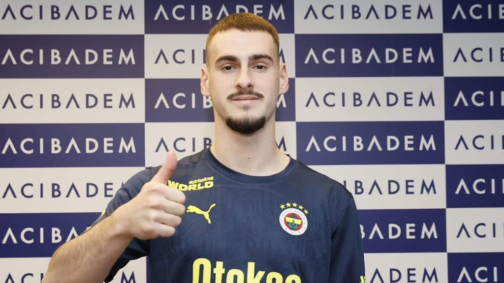 Mimović prekobrojan u Fenerbahčeu: Do leta u dresu Ejupspora