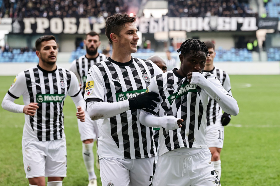 Partizan se „prošetao“ kroz Loznicu i nastavio pobednički niz!
