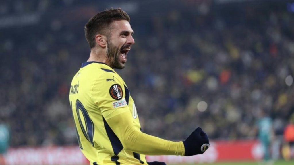 Dušan Tadić spreman da odigra svoj 100. meč za Fenerbahče i ispiše istoriju!