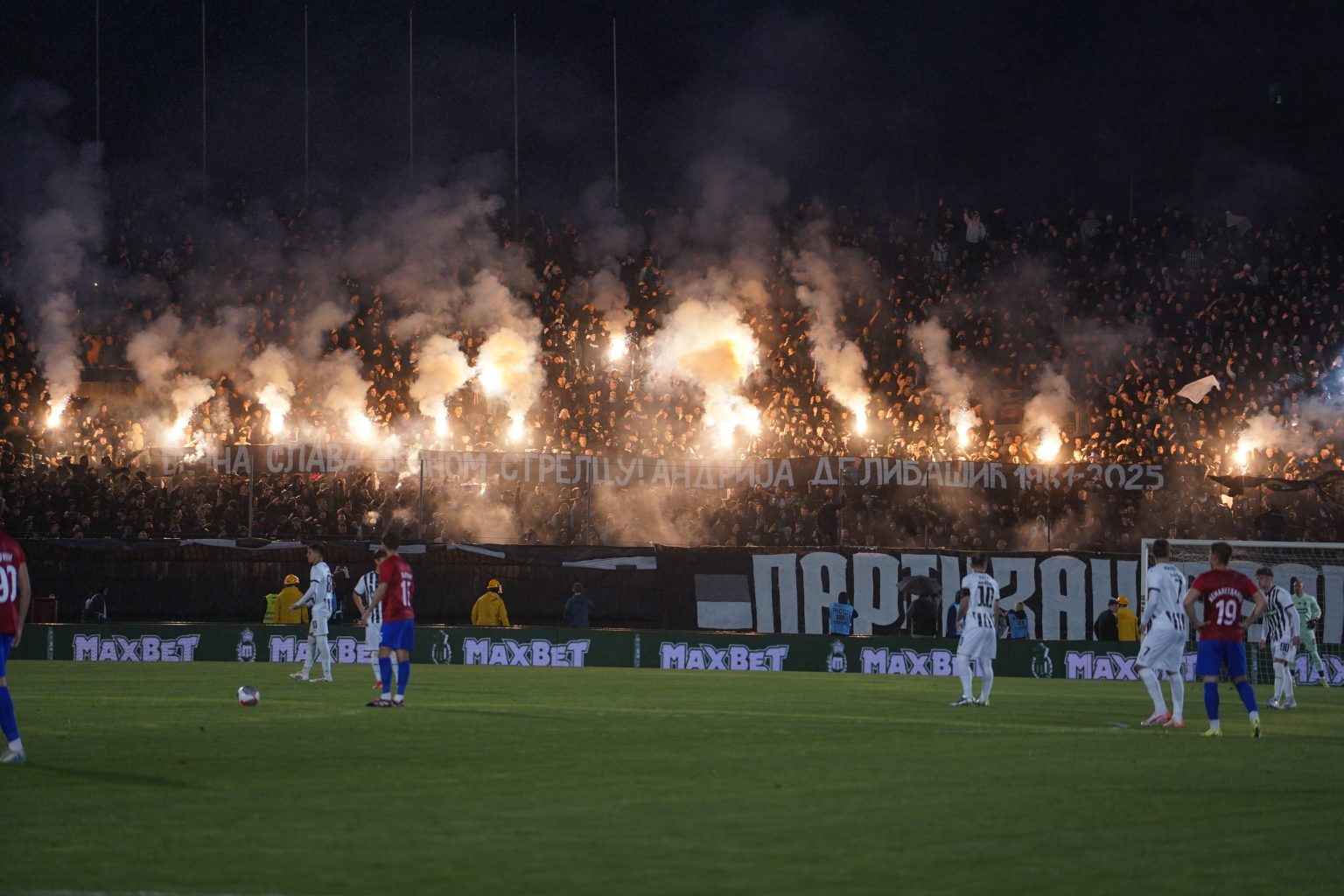Praznična atmosfera i „vatromet“ u završnici: CSKA pobedio Partizan u prijateljskom okršaju