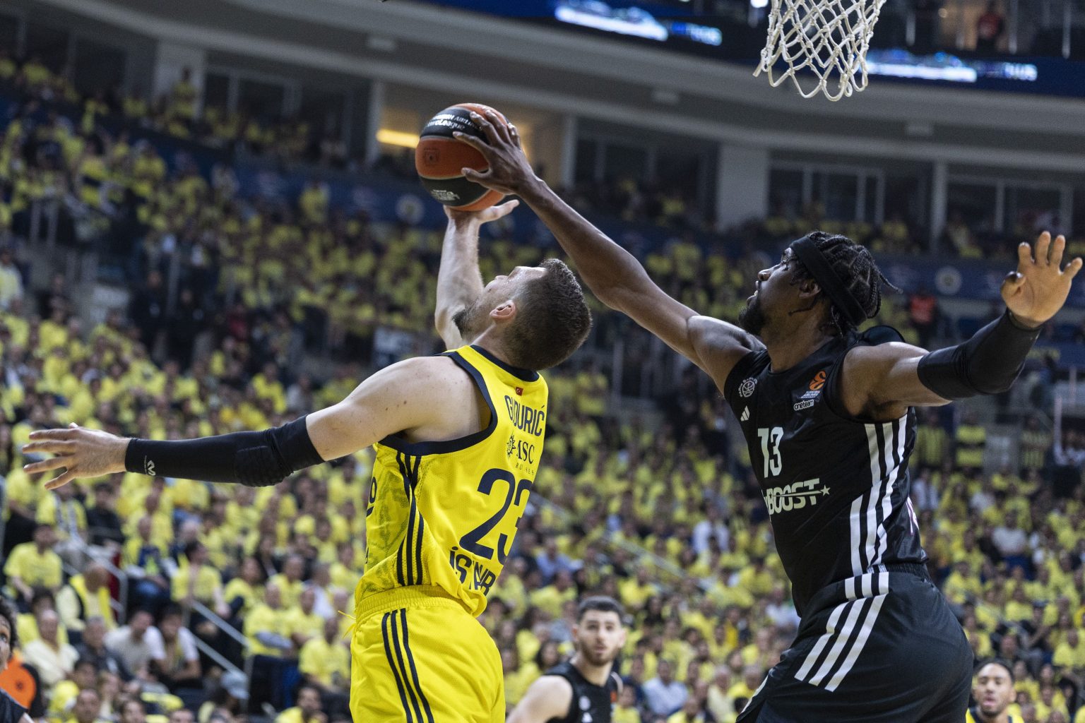 Fenerbahče deklasirao Pariz i poveo 2:0 u četvrtfinalnoj seriji