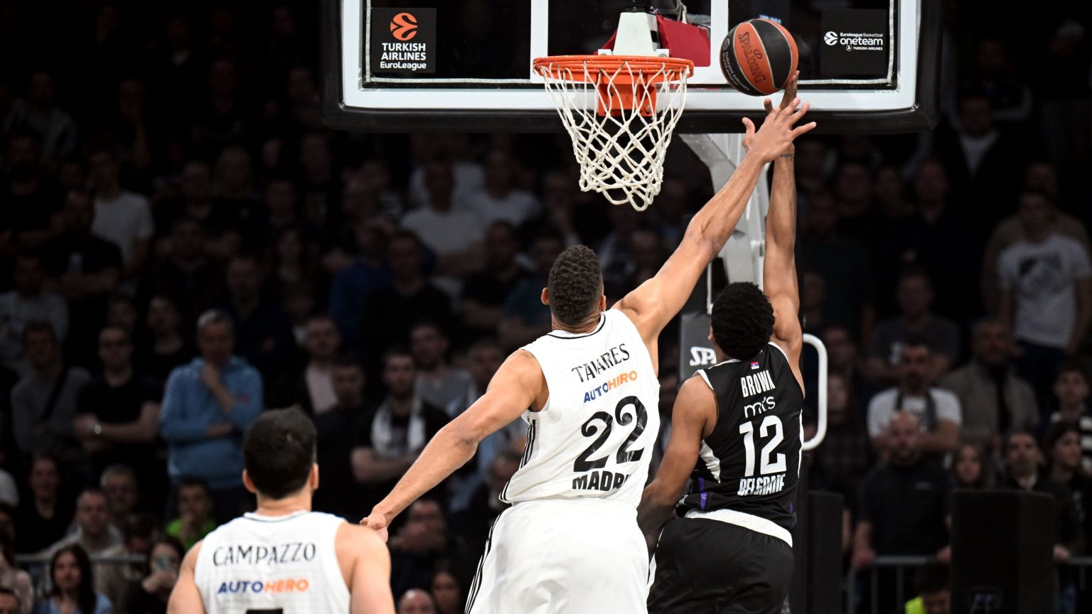 Tavares sa zvukom sirene odsvirao kraj sezone za Partizan: Dejvis blistao, pa sakupio pet ličnih grešaka