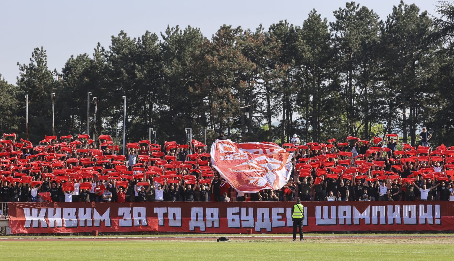 Superliga zbog tragedije pomera meč Radničkog – Bez fudbala na „Čika Dači“