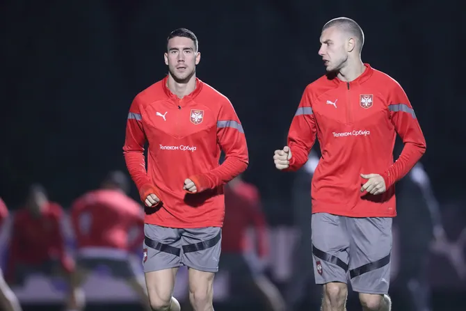 Juve nudi trampu Milanu: Vlahović za Pavlovića