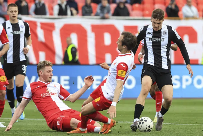 Partizan izdržao sa desetoricom i odbranio drugo mesto u Novom Sadu