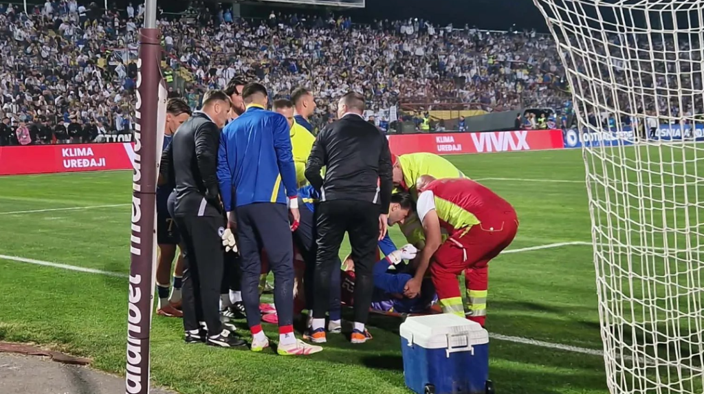 Katastrofa za BiH pred Mundijal: Povredio se tokom zagrevanja i na nosilima iznet sa terena (VIDEO)