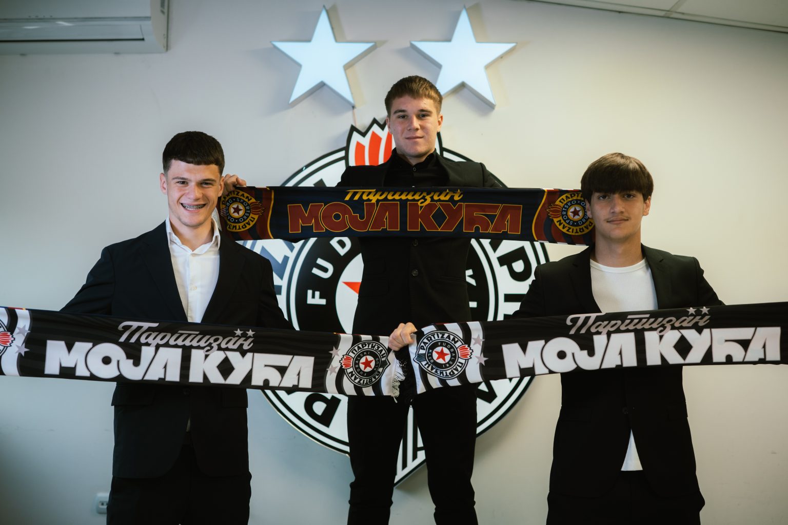 Partizan potpisao stipendijske i profesionalne ugovore sa talentima iz omladinske škole