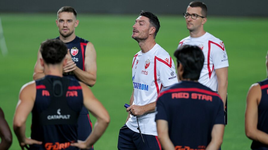 Zvezda sa novim trenerom želi da pobedi Viktoriju i izbori plasman u Ligu Evrope
