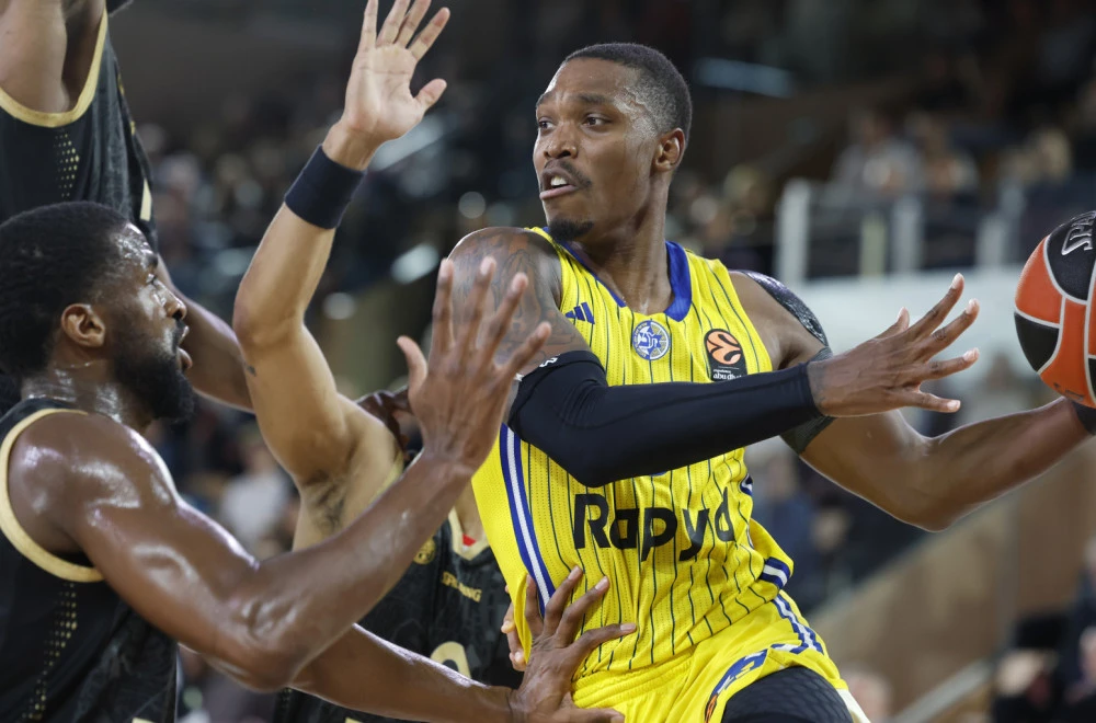 Problem za Partizan: Dubai ušao u borbu za Lonija Vokera!
