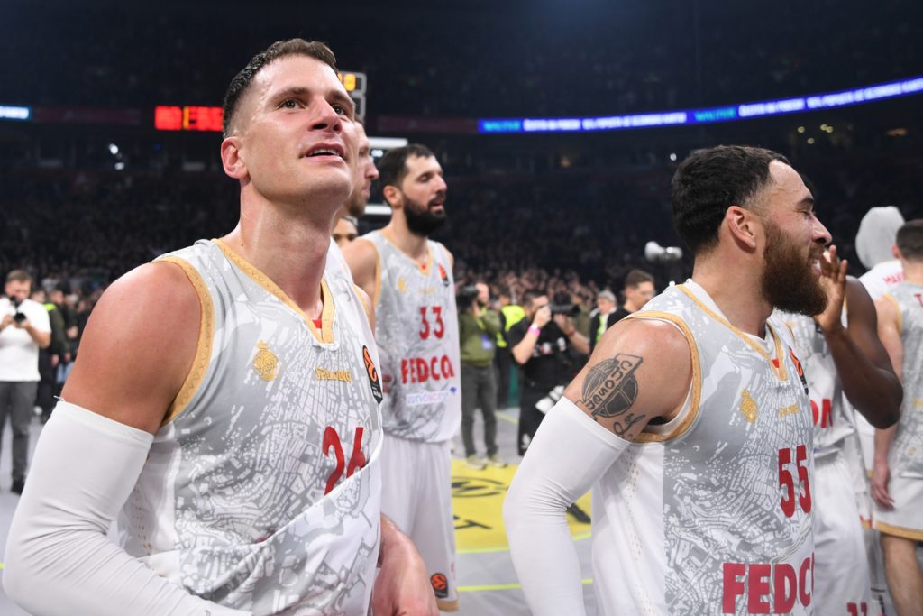 Avgust je, a oni su i dalje slobodni: Deset zvezda koje čekaju poziv
