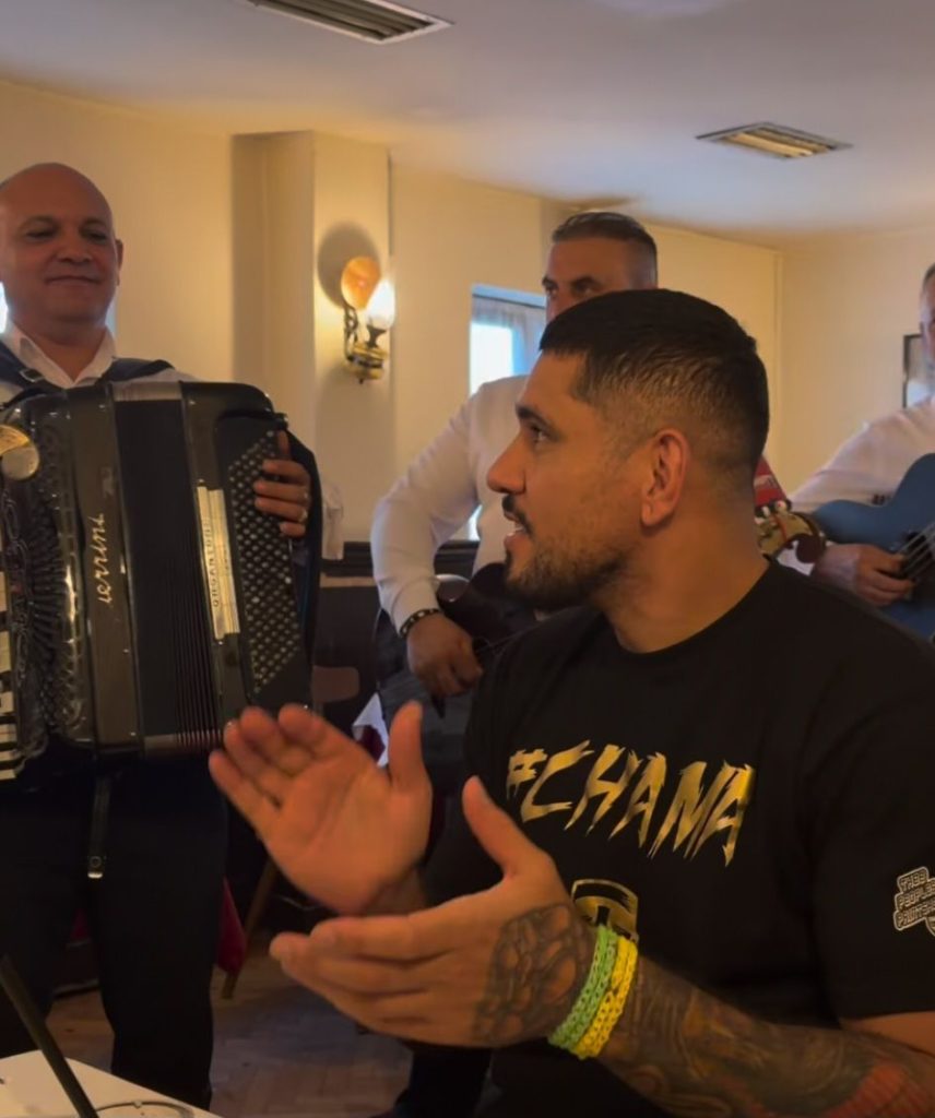 Aleks Pereira oduševljen Beogradom: Bivši UFC šampion zapevao u kafani uz srpsku muziku (VIDEO)
