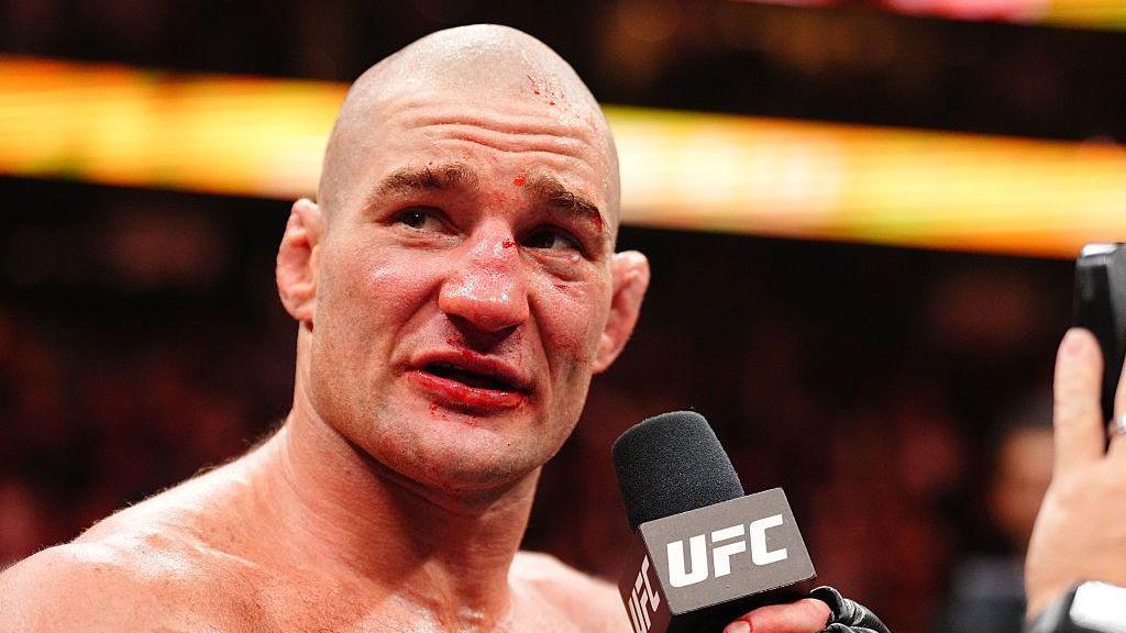 Velika bura u UFC: Šampion želi da napusti organizaciju!