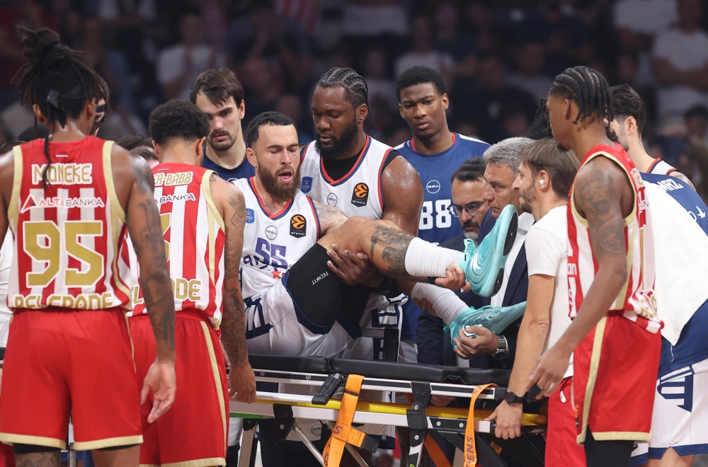 Potvrđeno ono čega se Efes pribojavao: Majk Džejms operisan, čeka ga duga pauza