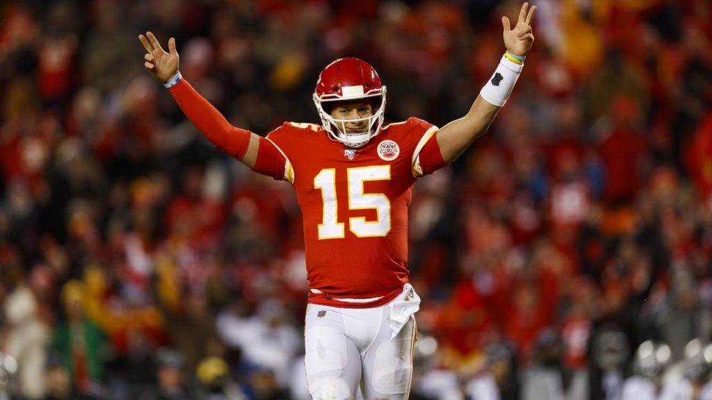 Mahoms stao rame uz rame sa Brejdijem: Izjednačio veliki rekord NFL legende